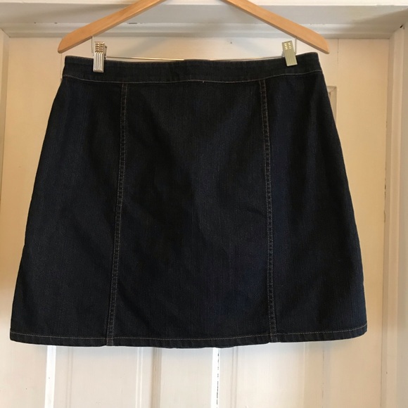 EUC Theory button front denim jean mini skirt, 12 - Picture 3 of 5